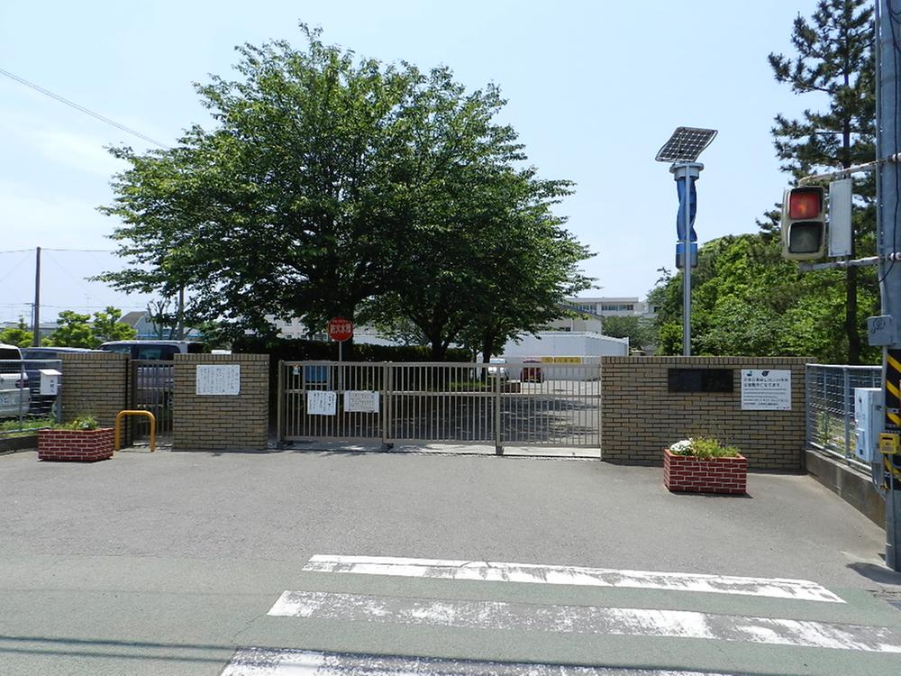 Primary school. Chigasaki City Murota up to elementary school 273m
