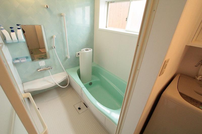 Bathroom. Indoor (12 May 2013) Shooting