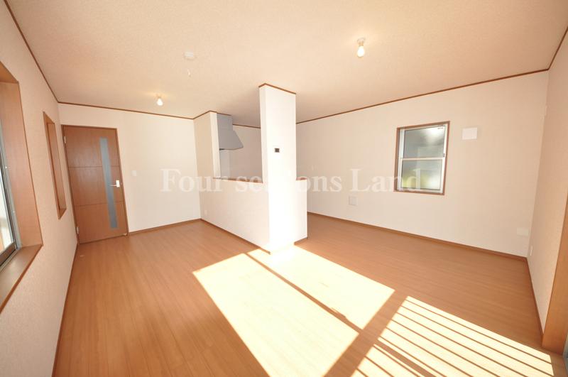 Living. Local (11 May 2013) Shooting Building 2