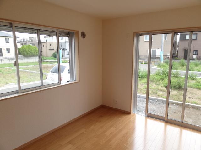 Non-living room. Indoor (07 May 2013) Shooting