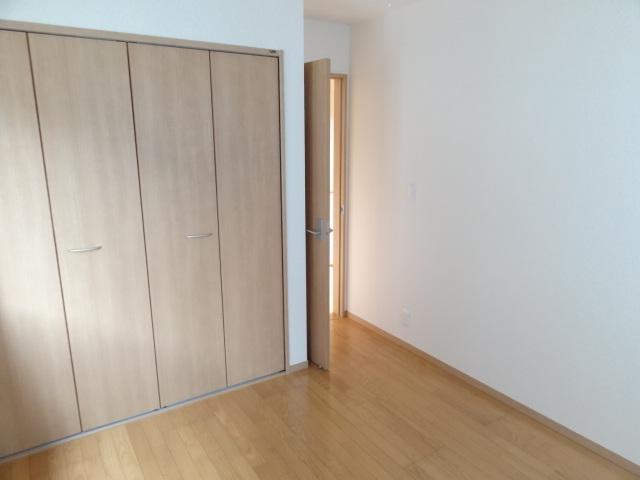 Non-living room. Indoor (07 May 2013) Shooting