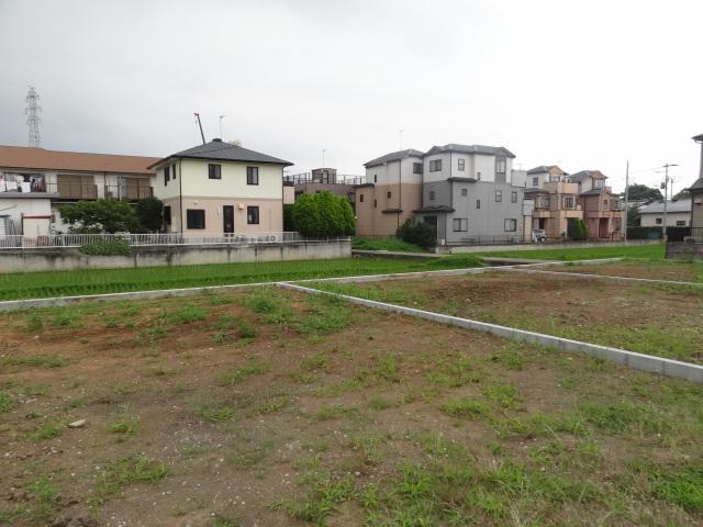 View photos from the dwelling unit. View from local (07 May 2013) Shooting