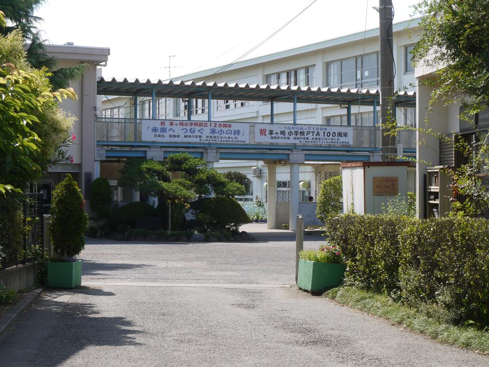 Primary school. Chigasaki City Chigasaki until elementary school 1085m