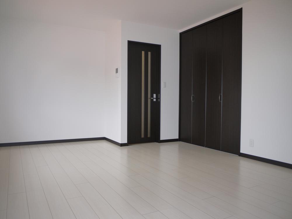 Living. Local (12 May 2013) Shooting