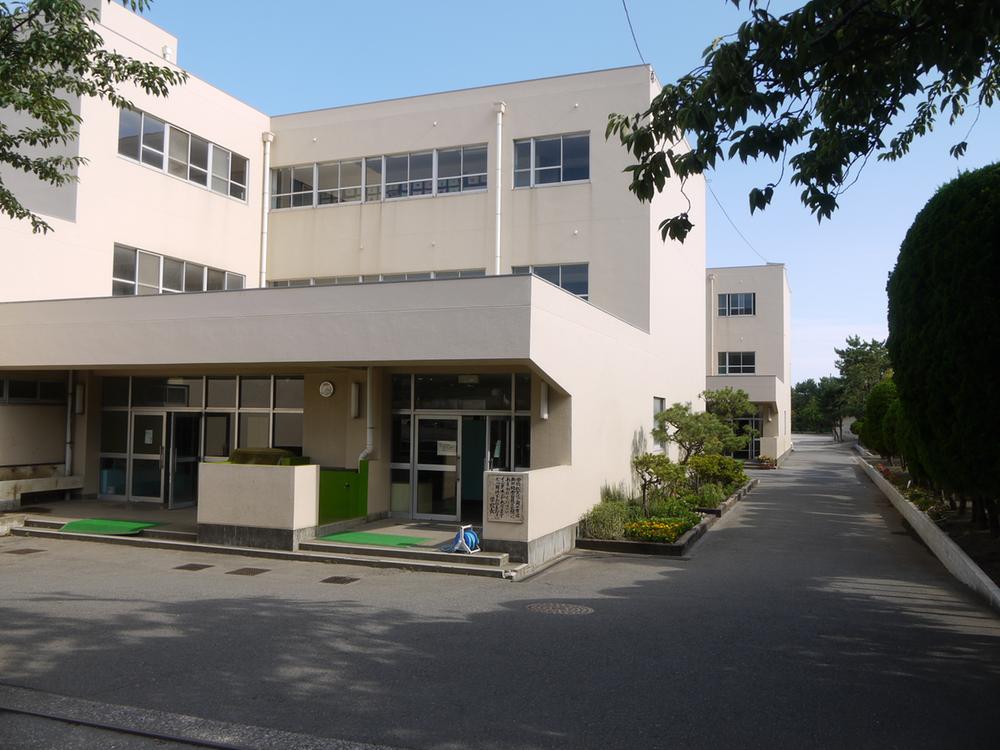 Primary school. Chigasaki 1226m until the City East Coast Elementary School