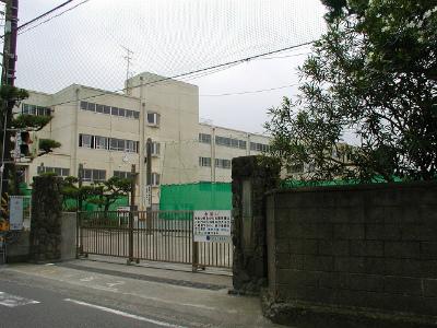 Primary school. Nishihama until elementary school 995m