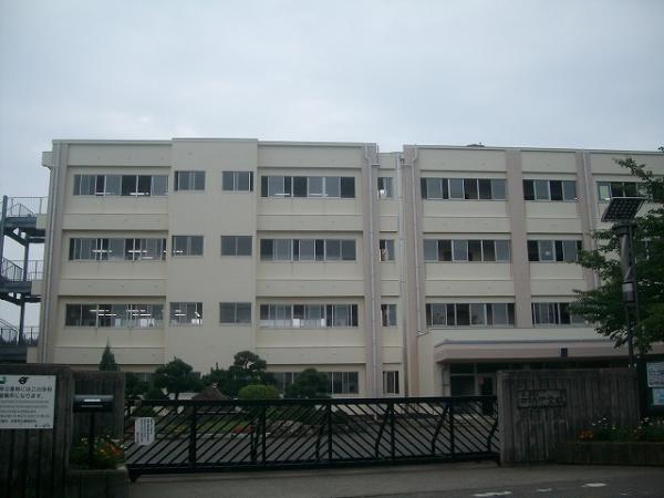 Junior high school. Nishihama 1100m until junior high school