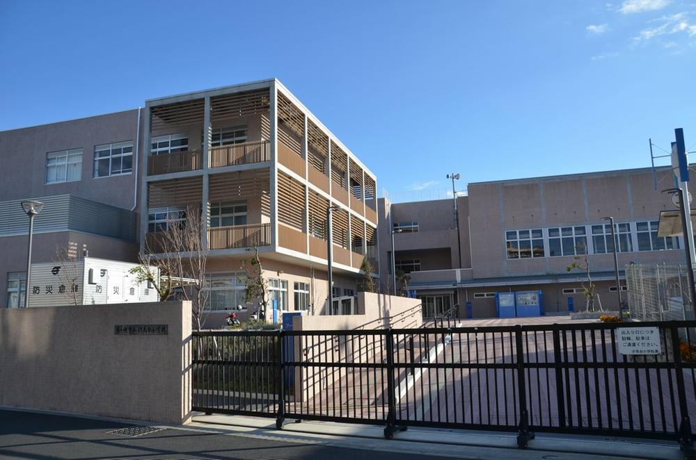 Primary school. Chigasaki City Shiomidai to elementary school 1121m