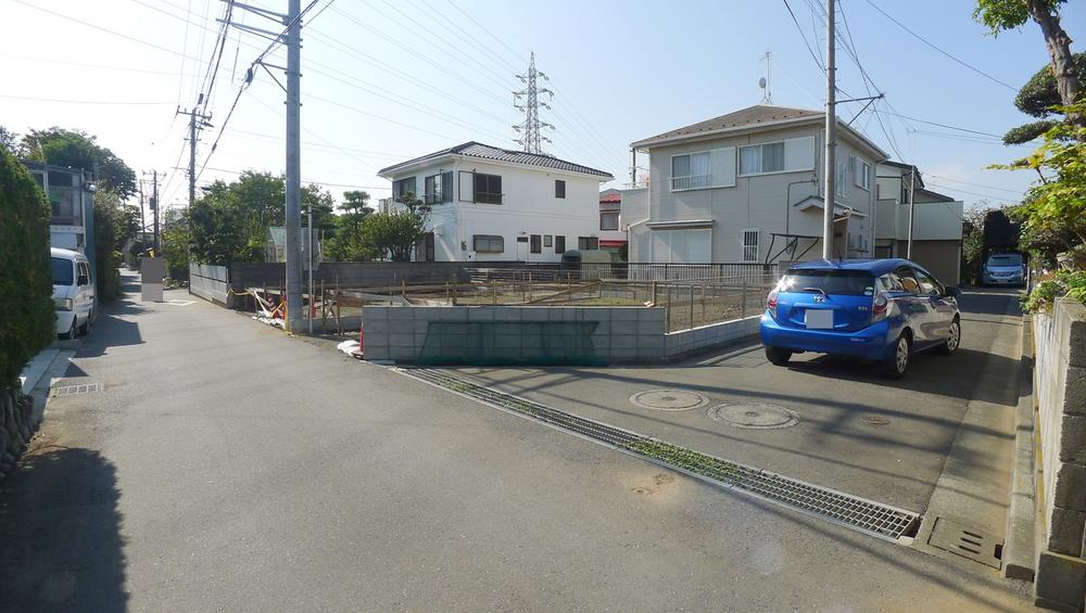 Local photos, including front road. Local (10 May 2013) Shooting