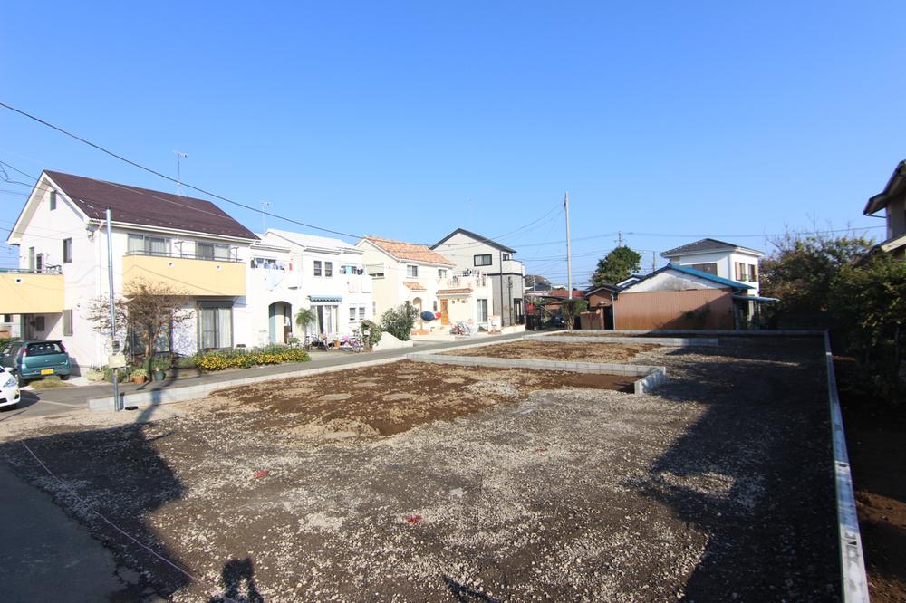 Local photos, including front road. Local (11 May 2014) shooting ○ sunny good streets will birth.
