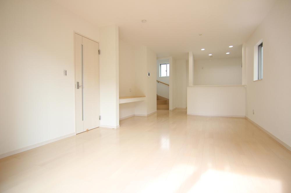 Same specifications photos (living). Building 3: Living example of construction ○ 18.25 Pledge large living room