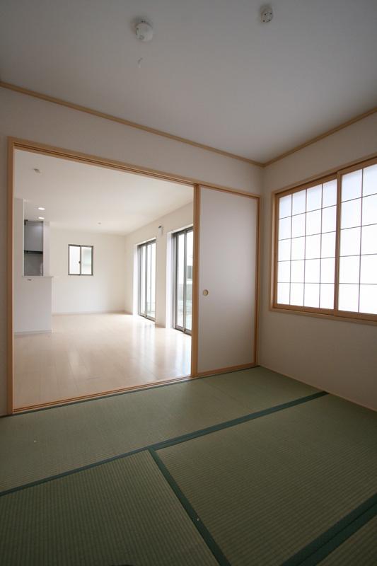 Same specifications photos (Other introspection). 1 Building: bright Japanese-style room facing the construction example ○ south of Japanese-style room