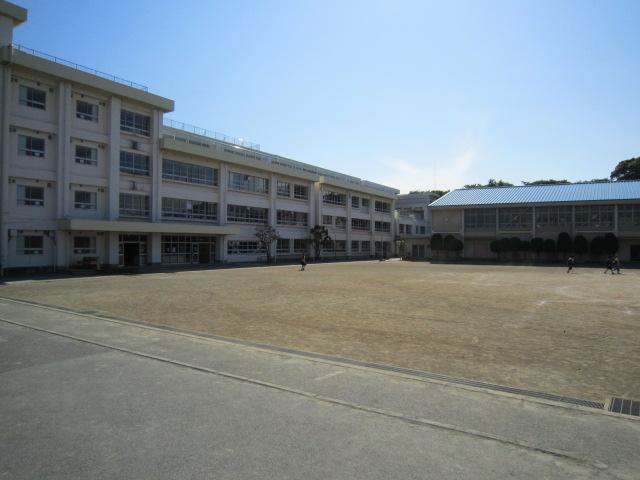 Primary school. Chigasaki City Murota up to elementary school 275m
