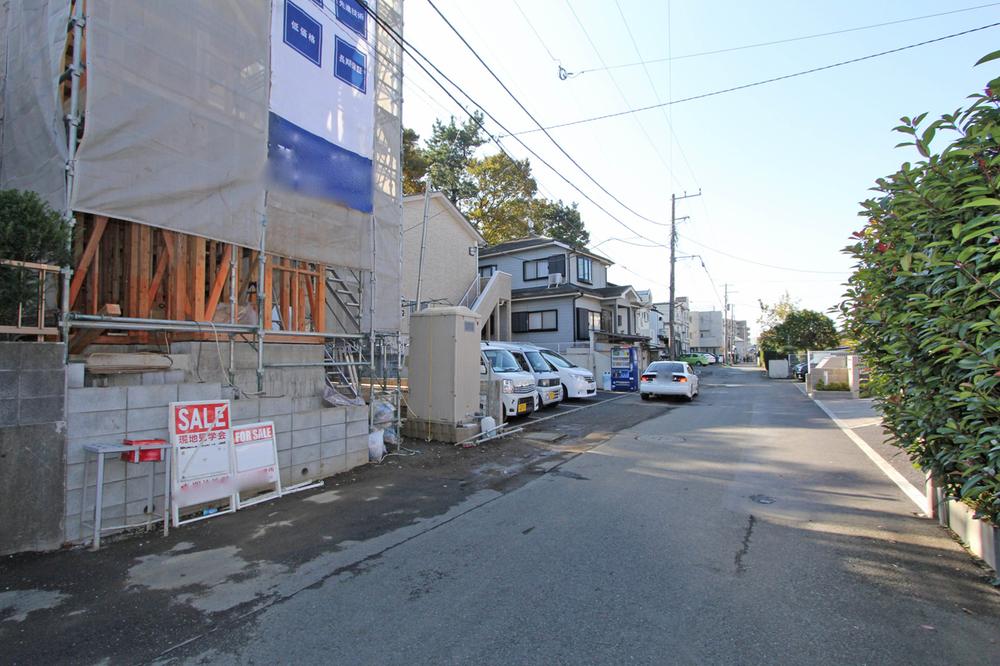 Local photos, including front road. 2013 November 16, shooting