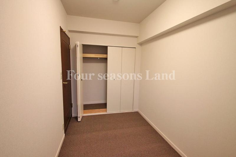 Non-living room. Indoor (12 May 2013) Shooting