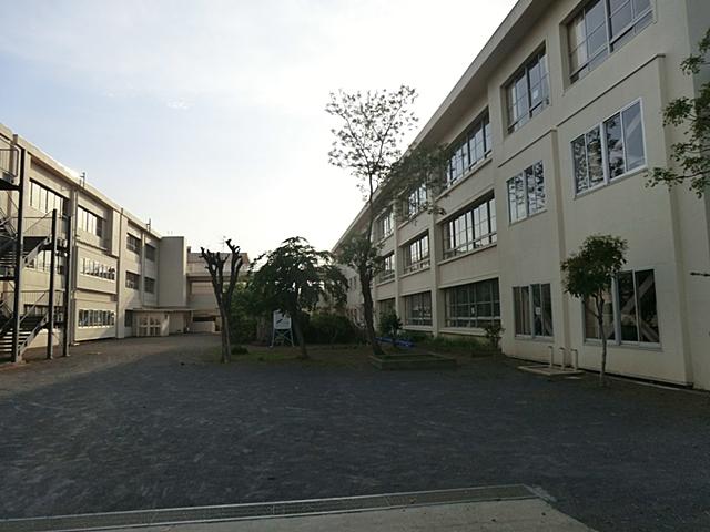 Primary school. Chigasaki City Hamasuka to elementary school 635m