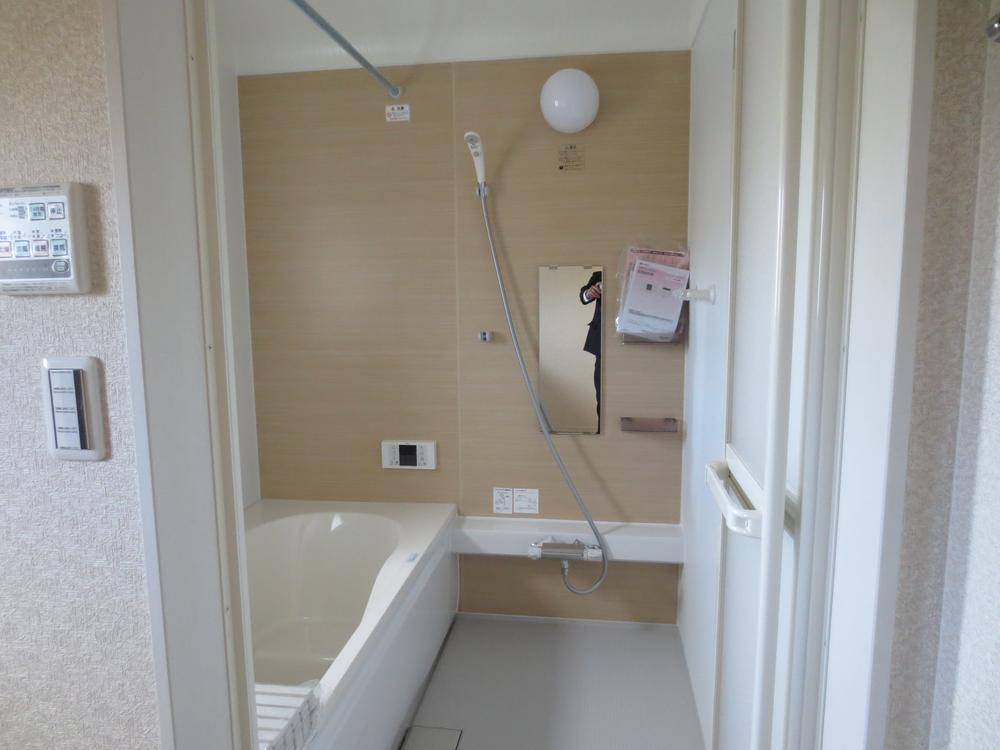 Bathroom. Indoor (11 May 2013) Shooting