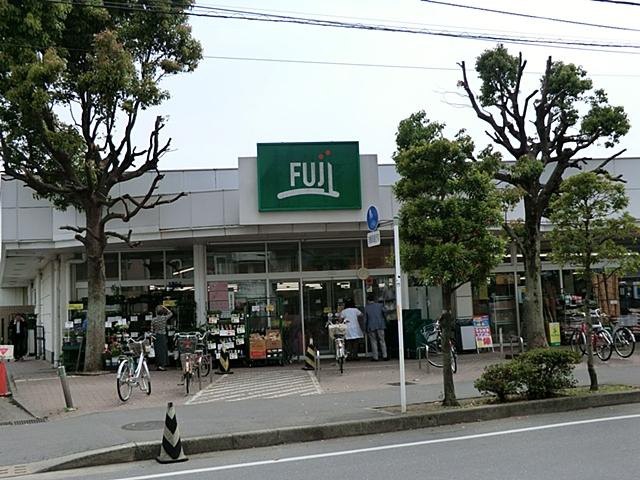 Supermarket. Fuji 230m to super