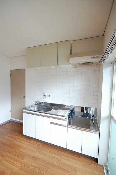 Kitchen. Gas stove installation Allowed