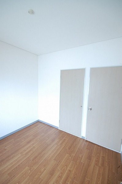 Other room space. Western-style 4.5 Pledge