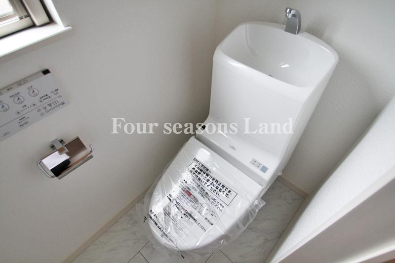 Toilet. Indoor (July 2013) Shooting