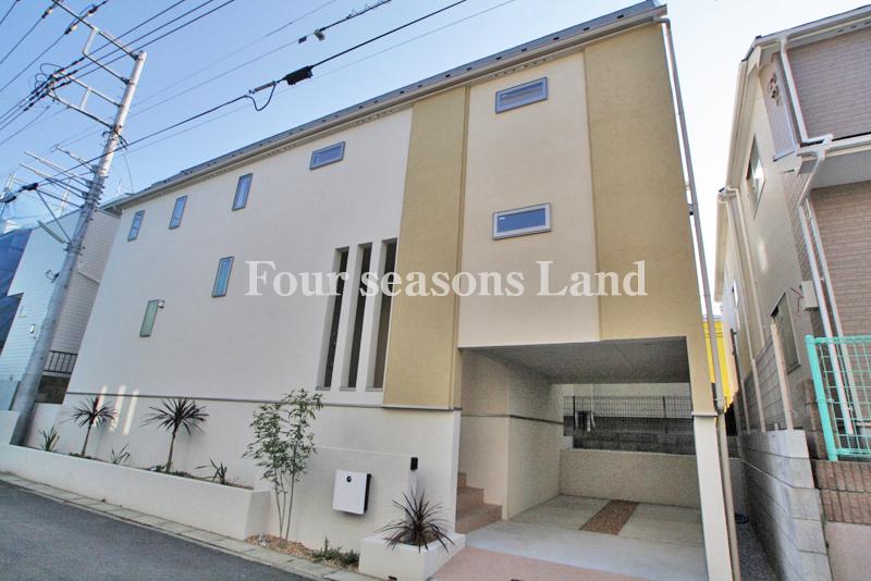 Local appearance photo. Local (11 May 2013) Shooting