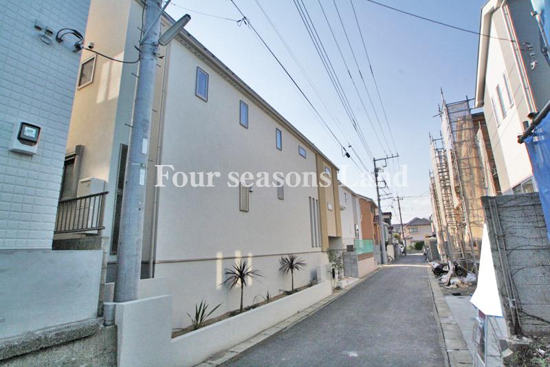 Local photos, including front road. Local (11 May 2013) Shooting