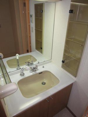 Washroom. Washroom