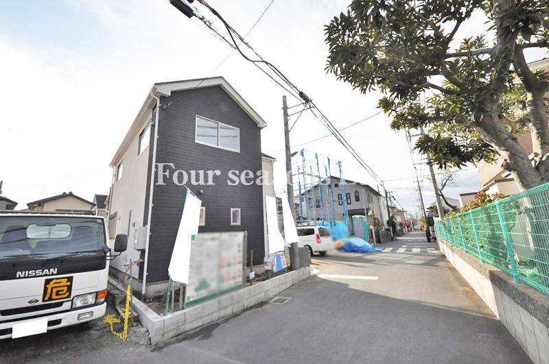 Local photos, including front road. Local (12 May 2013) Shooting