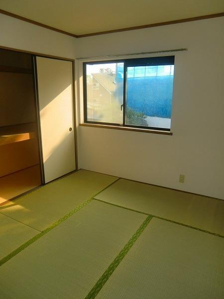 Other room space. 6 Pledge Japanese-style room