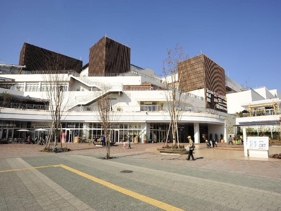 Shopping centre. 1680m to Terrace Mall Shonan