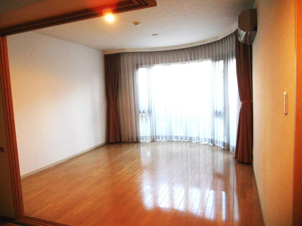 Living. Living-dining (December 2013 shooting)