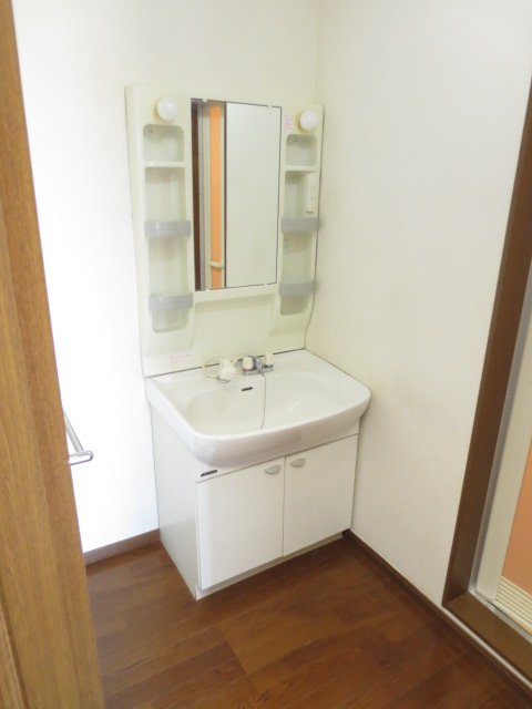 Washroom. Wash basin