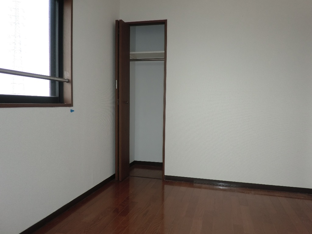 Living and room. Western-style 4.9 tatami mats (2)  The same type ・ It will be in a separate dwelling unit photos. 