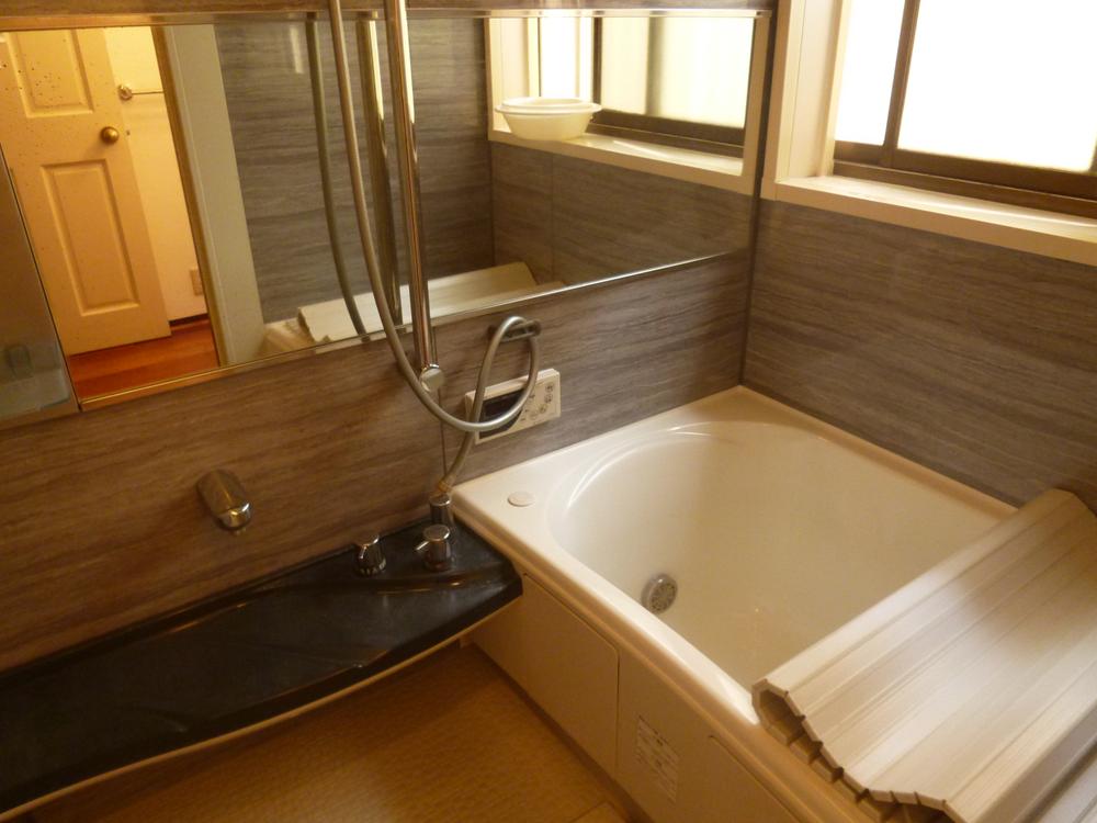 Bathroom. Bathroom feeling of luxury in the modern. Color ring with a calm.