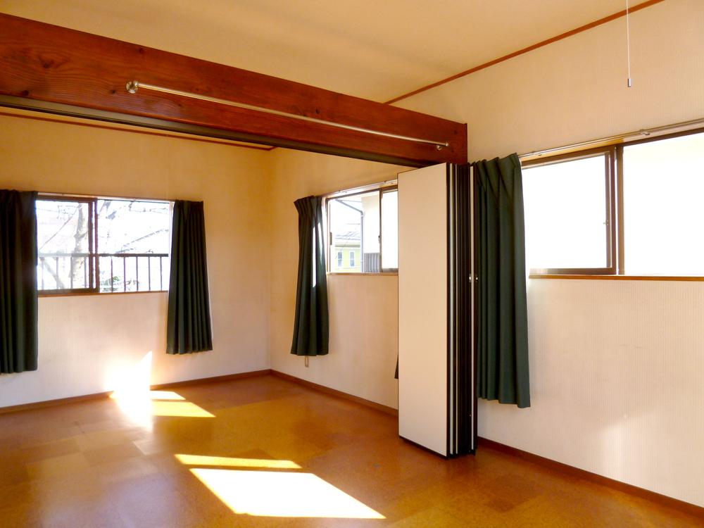 Other. Partition can be Western-style to match the growth of the child.