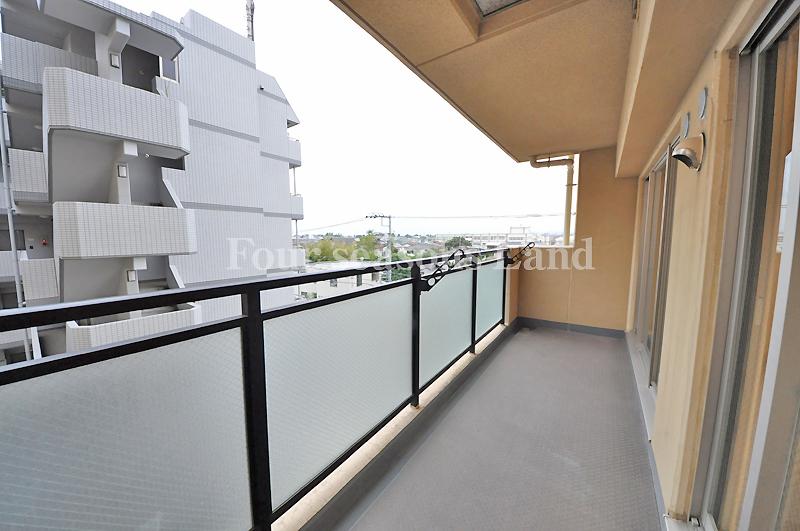 Balcony. Local (September 2013) Shooting