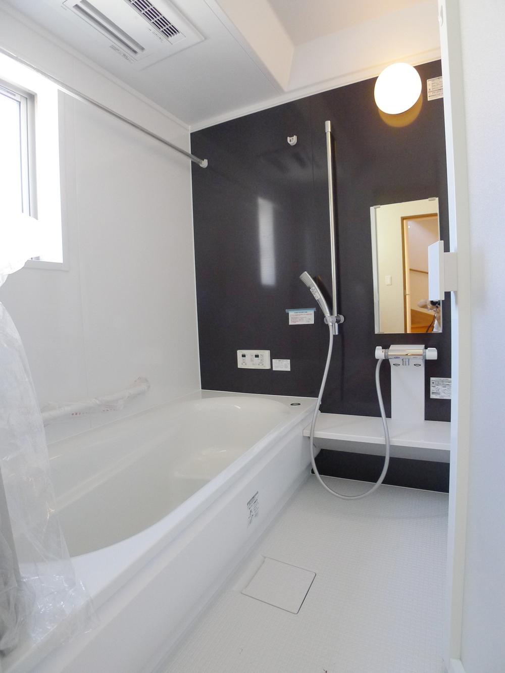 Same specifications photo (bathroom)