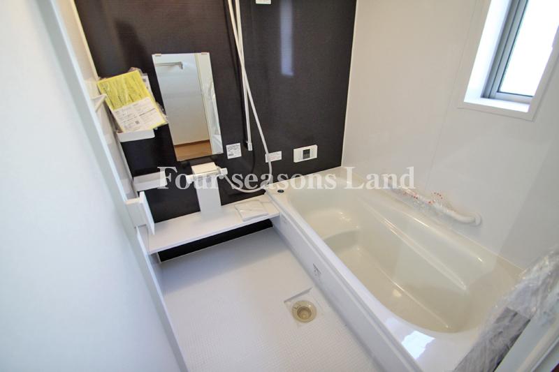 Bathroom. Indoor (11 May 2013) Shooting Building 2