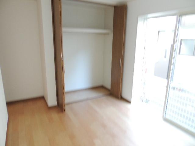 Non-living room. Indoor (11 May 2013) Shooting