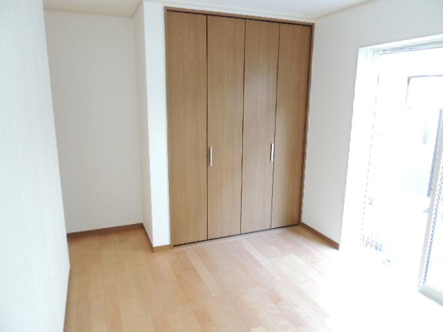 Non-living room. Indoor (11 May 2013) Shooting