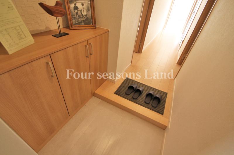 Entrance. Indoor (12 May 2013) Shooting