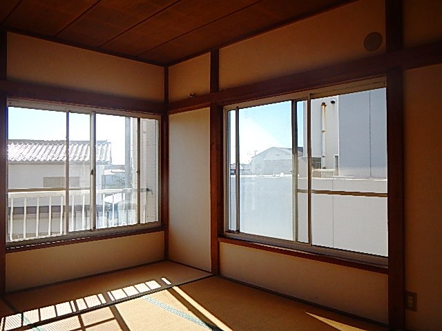 Other room space. The west side of the Japanese-style room