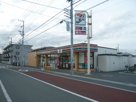 Convenience store. 460m to Seven-Eleven (convenience store)