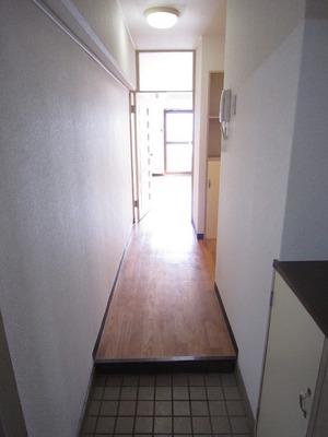 Entrance. There is a shoe box