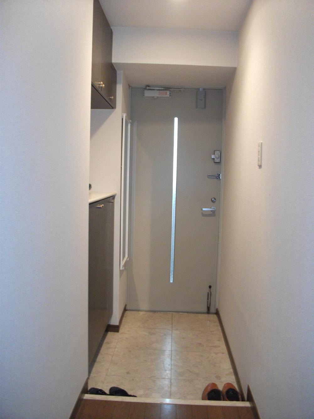 Entrance. Local (11 May 2013) Shooting