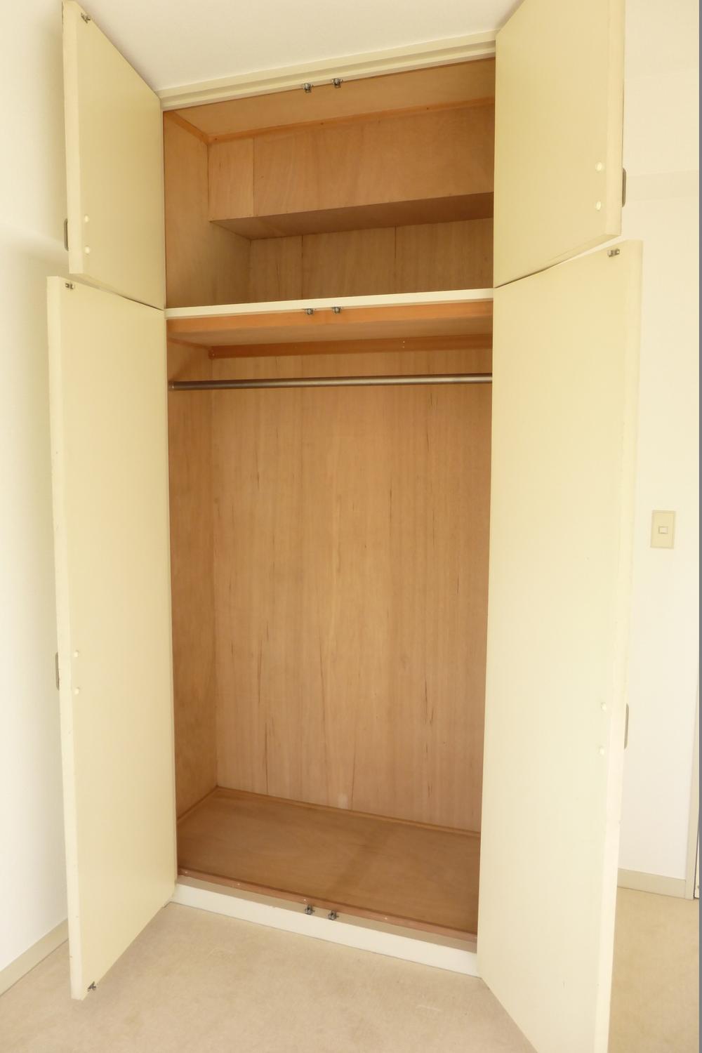 Receipt. Western-style closet