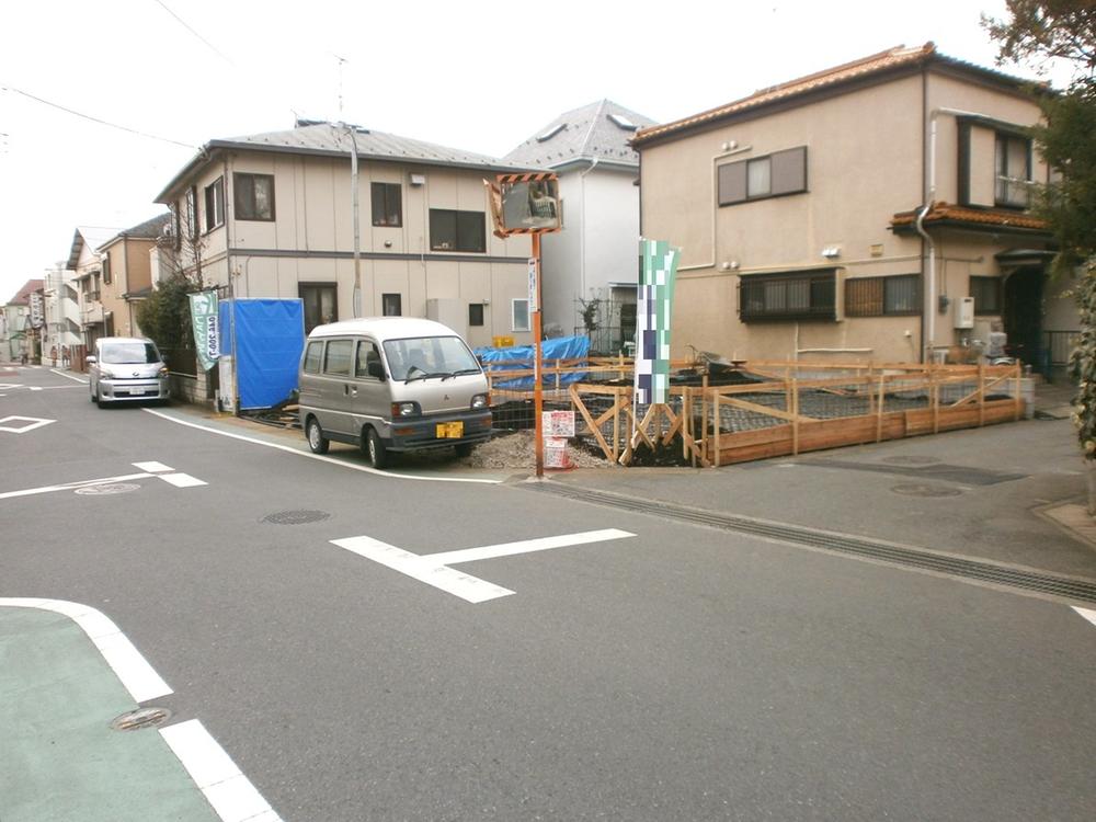 Local photos, including front road. Local (12 May 2013) Shooting