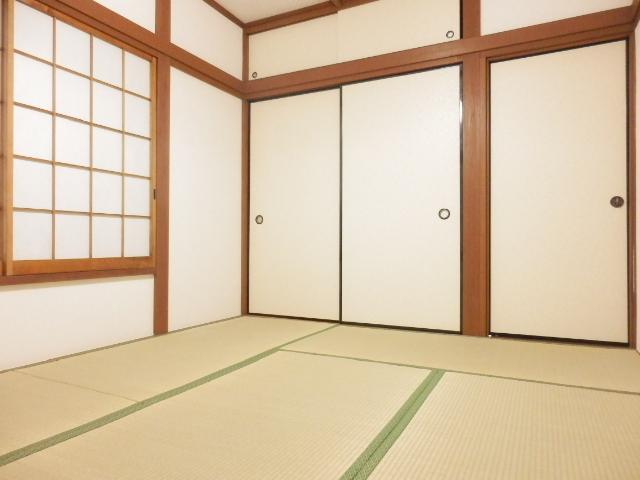 Non-living room. Scent of rush of Japanese-style room is healed