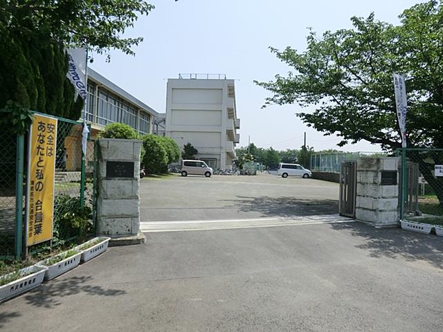 Primary school. Ebina Municipal Kadosawabashi to elementary school 651m